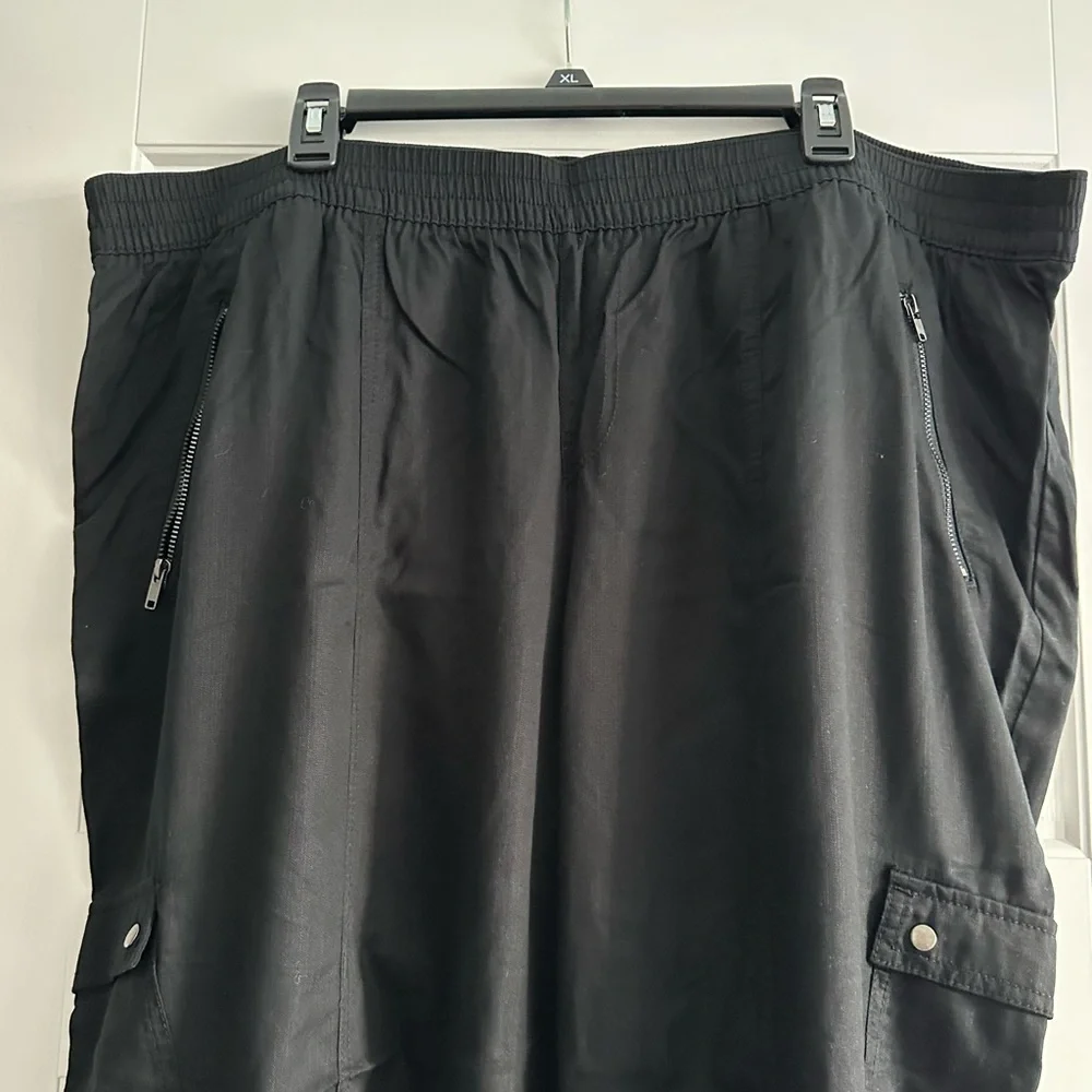 Lane Bryant women’s plus size 22W/24W dressy Black Cargo jogger Pants - Picture 4 of 11